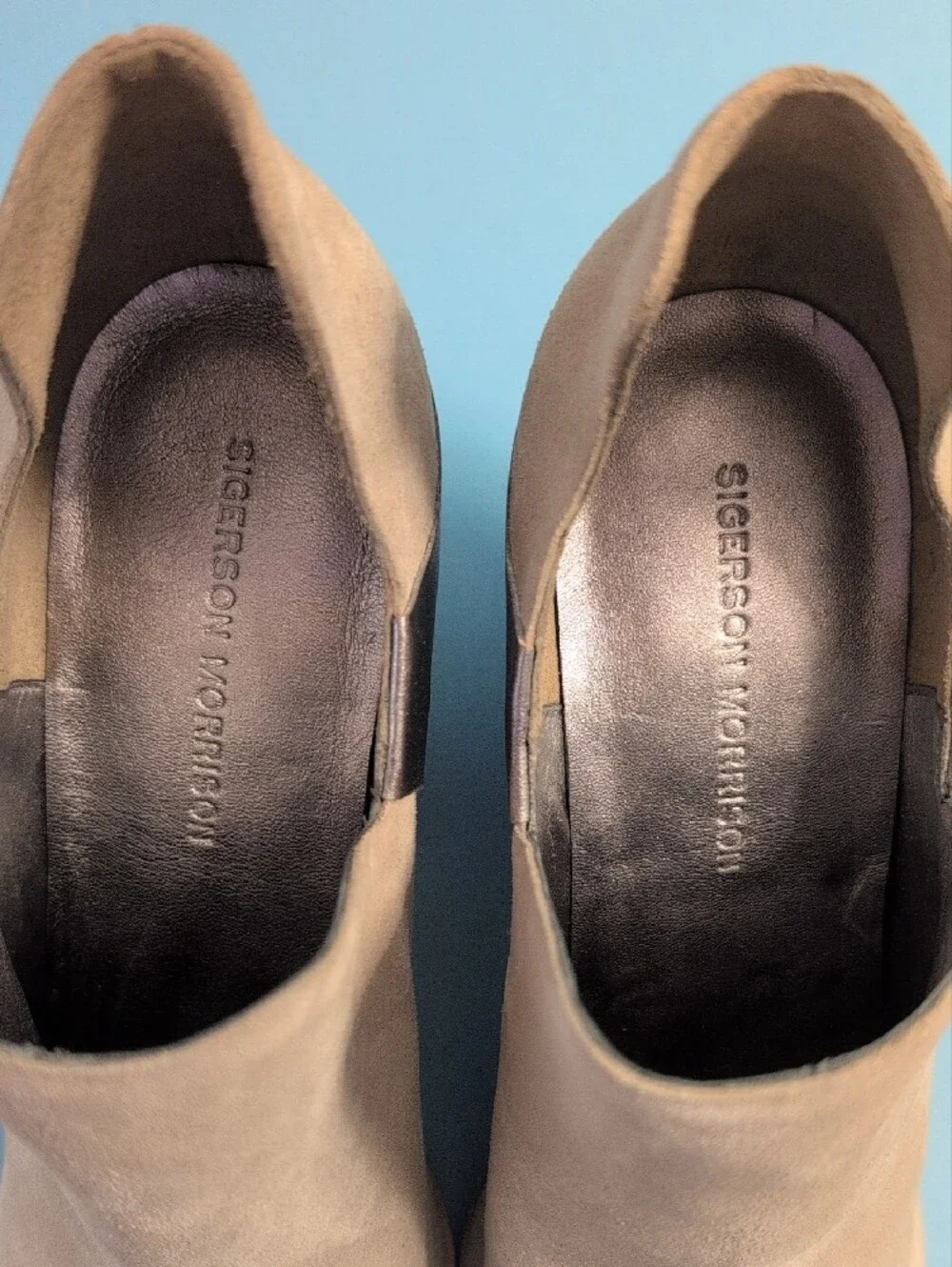 NWOB,Sigerson Morrison, Taupe Suede Pointed Block Heel Booties, Size 40 - Picture 8 of 10